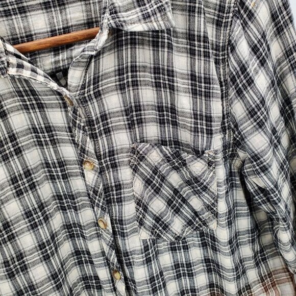 Maurices Long Sleeve Button Up Plaid Flannel Shirt Size M Ombre Bleach Dipped - Picture 7 of 14